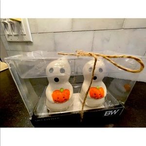 Halloween Ghost Salt & Pepper shakers